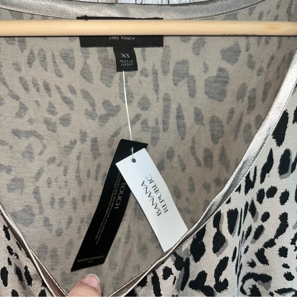 NWT Banana Republic Luxe Touch Printed Tank - Picture 4 of 5